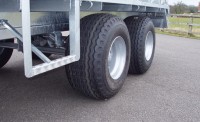 Side step with wide wheel option