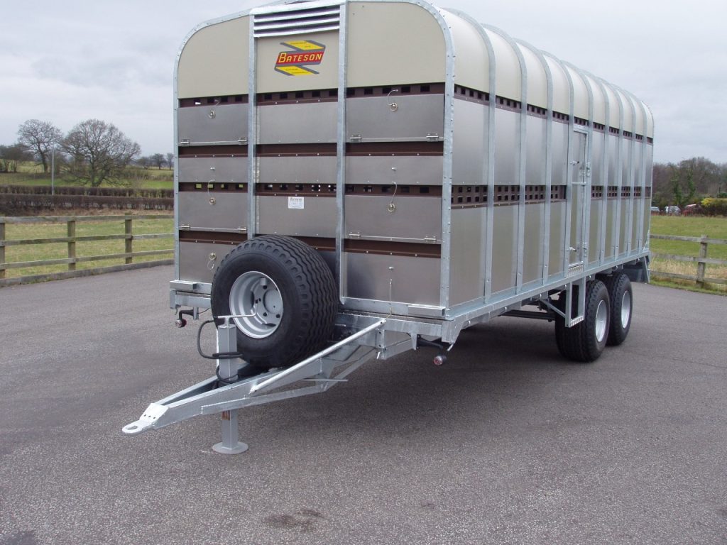 100LT 20' Livestock Tractor Trailer - Bateson Trailers