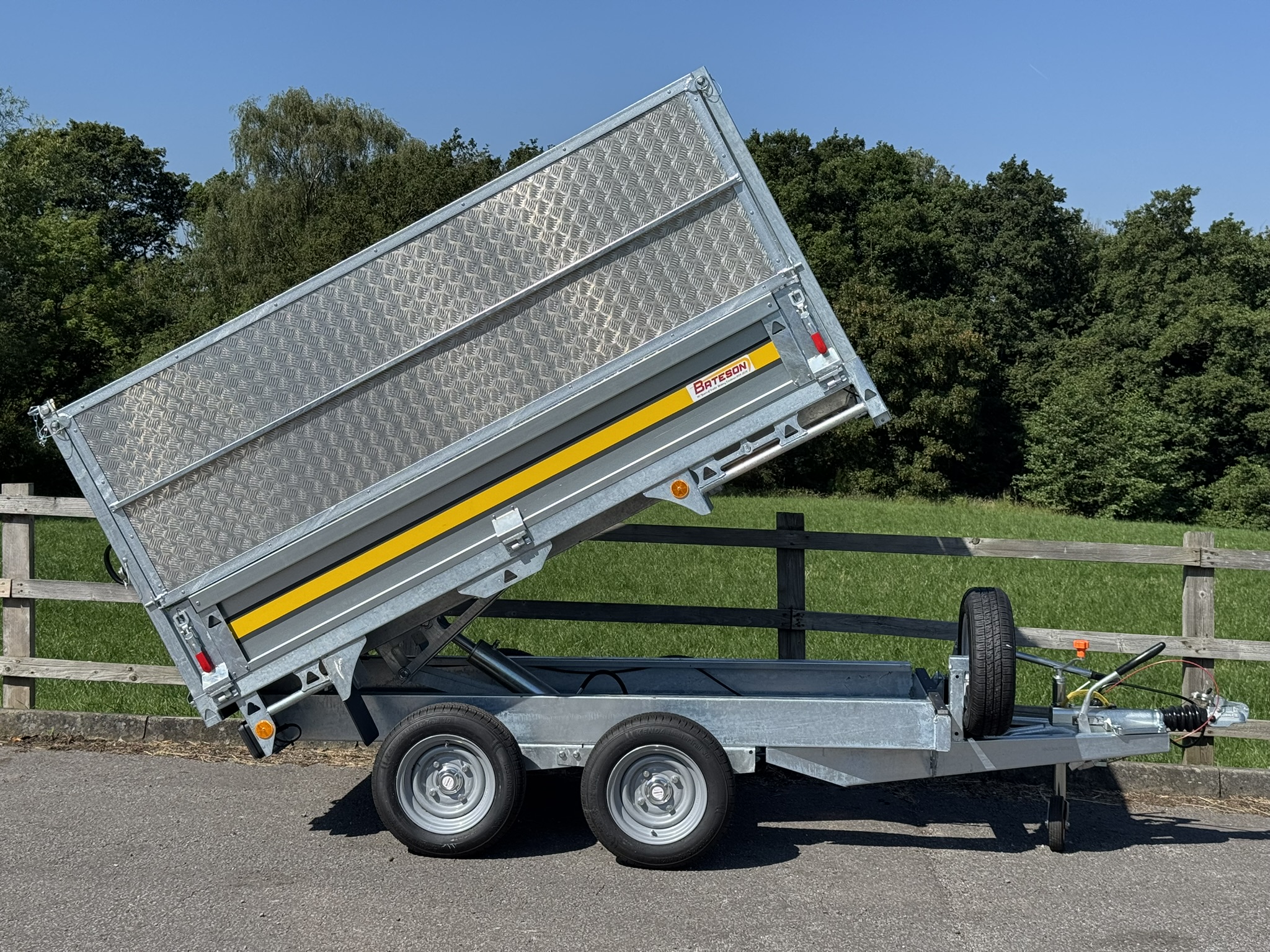 202H 8'x5' 2 Ton Hydraulic Tipping Trailer - Image 3