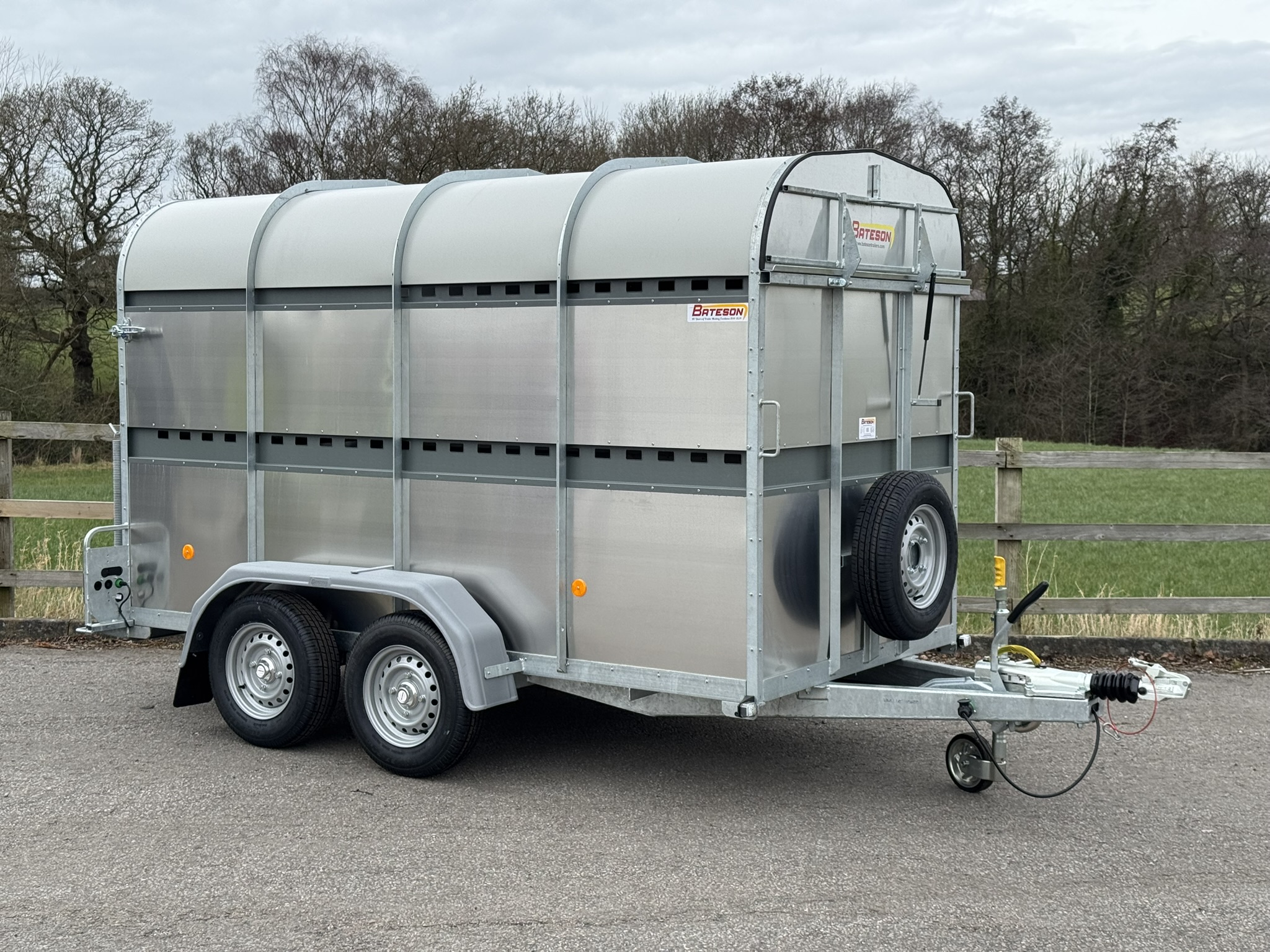 42LT 10' x 5' Livestock Trailer