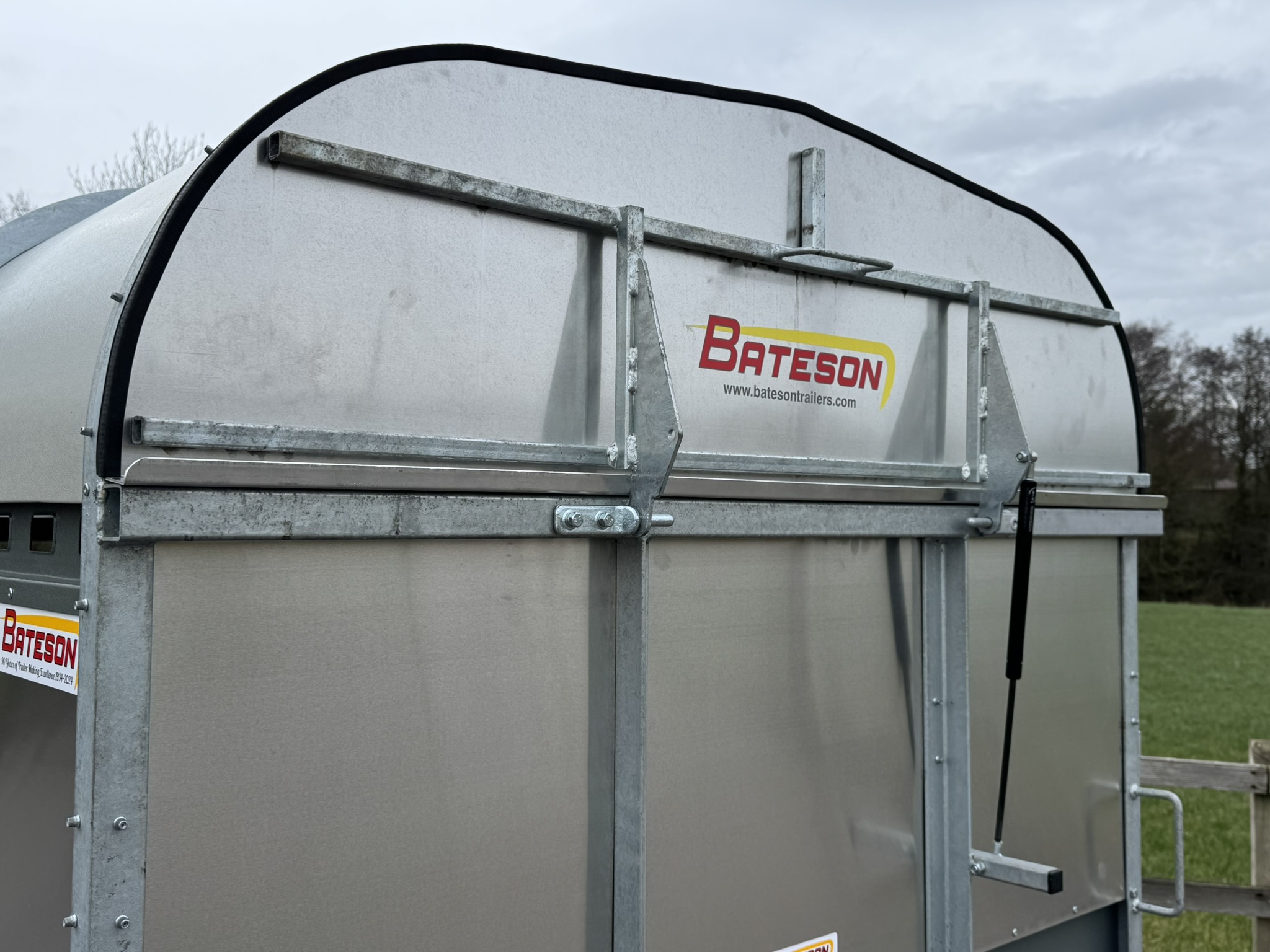 42LT 10' x 5' Livestock Trailer - Image 10