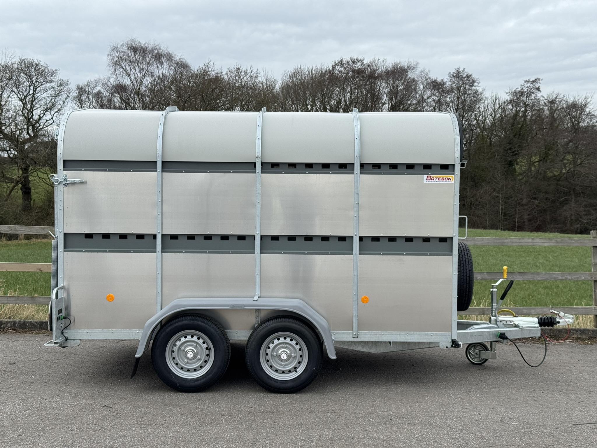42LT 10' x 5' Livestock Trailer - Image 2