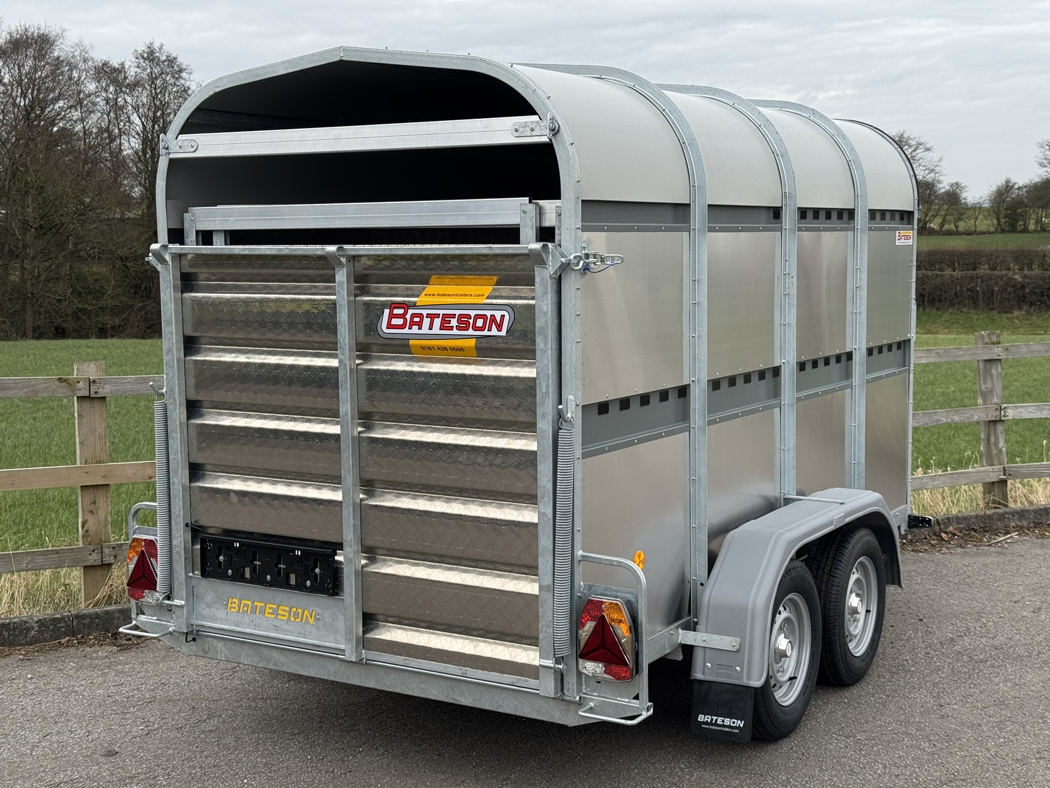 42LT 10' x 5' Livestock Trailer - Image 3
