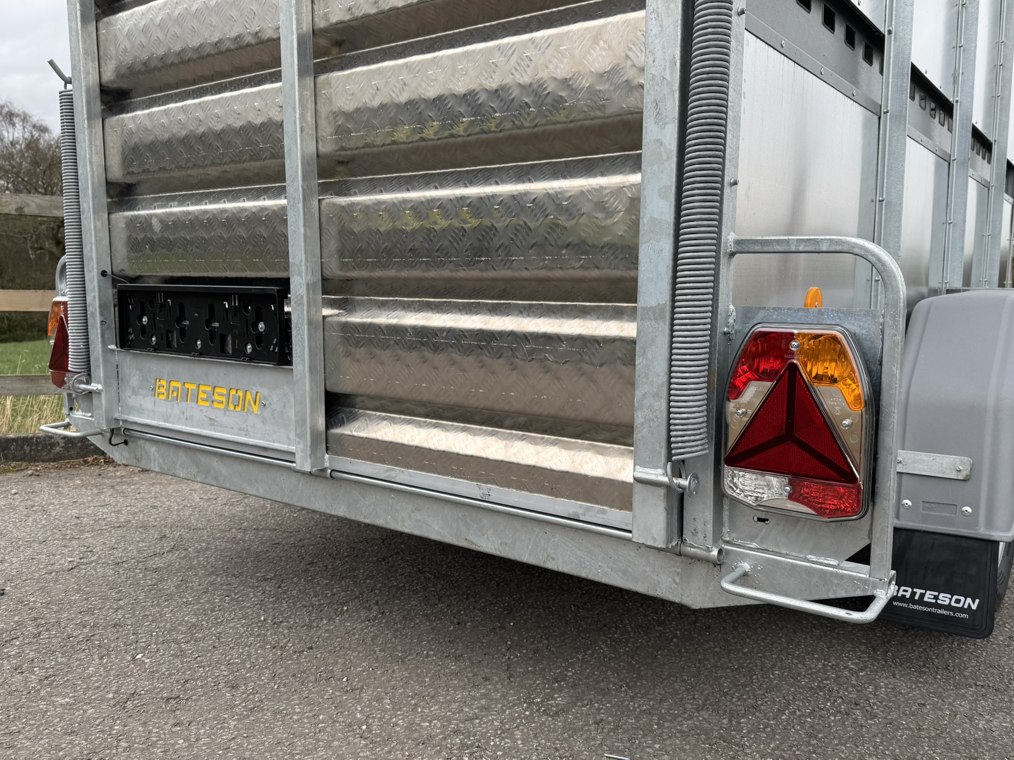 42LT 10' x 5' Livestock Trailer - Image 8