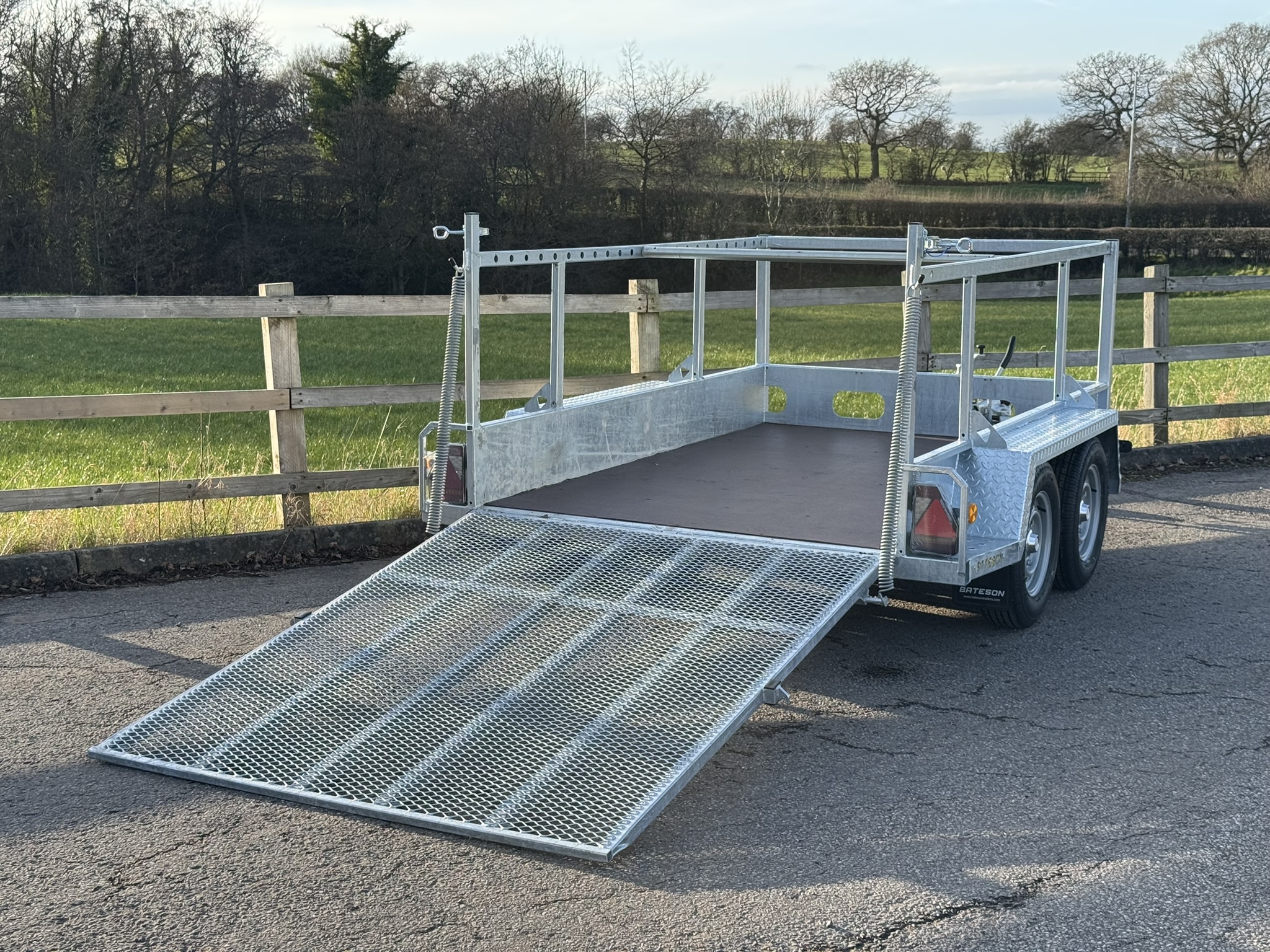1100ltr Bin Trailers - Image 4