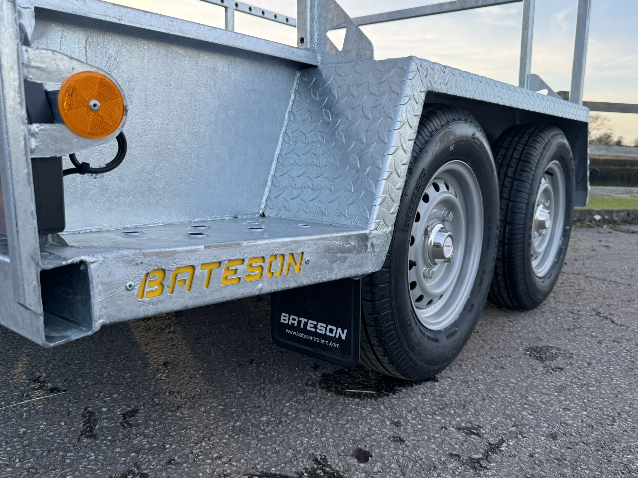 1100ltr Bin Trailers - Image 11